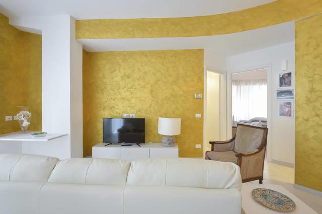Conny's Apartment Rom